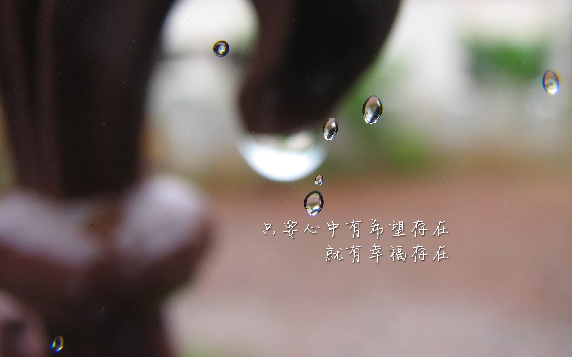 爱游戏体育-里昂客场战绩频频失利，欧冠资格悬念大，里昂没进欧冠