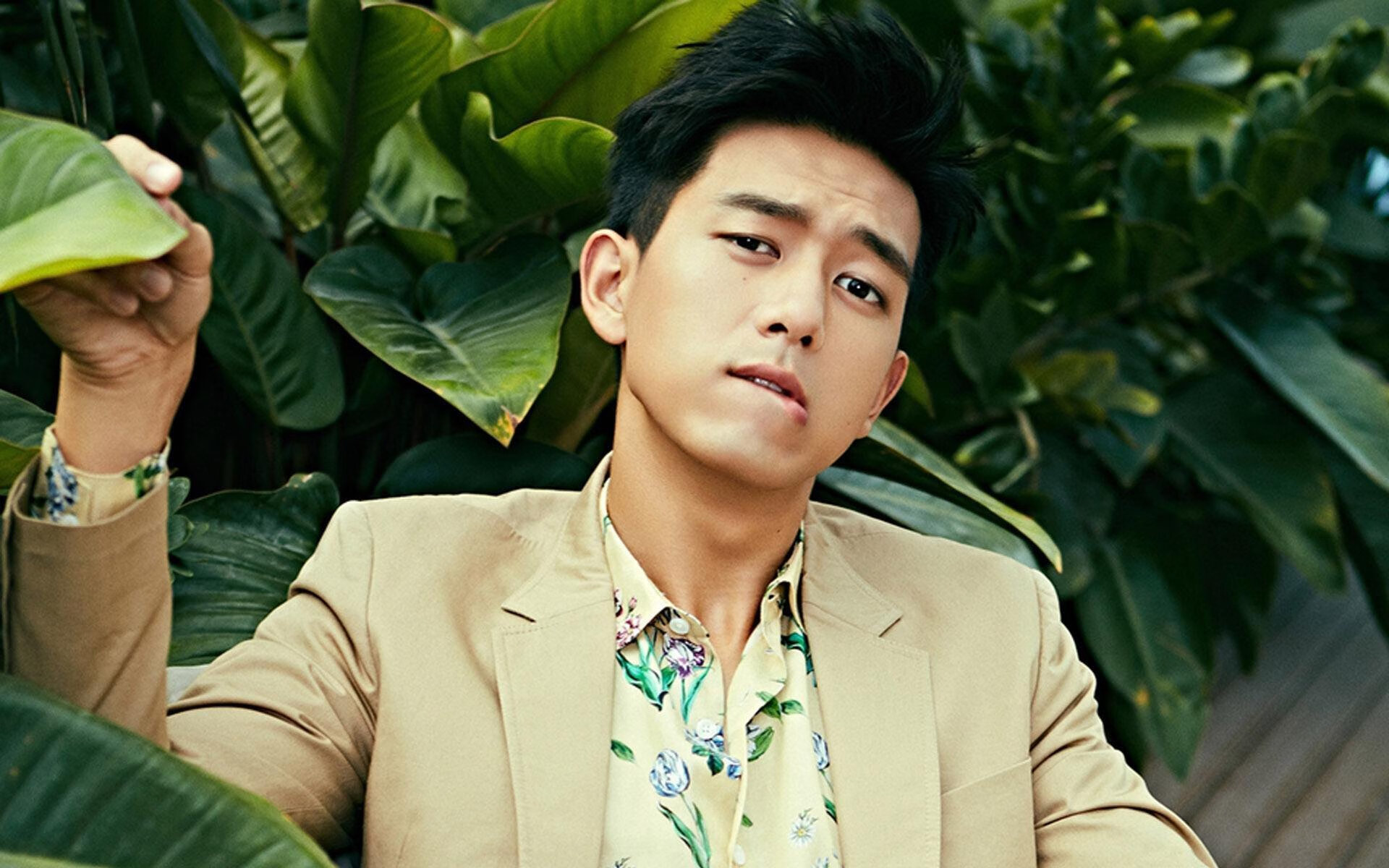 凯莉·麦基翁完美掌控仰泳节奏，凯莉麦基翁身高