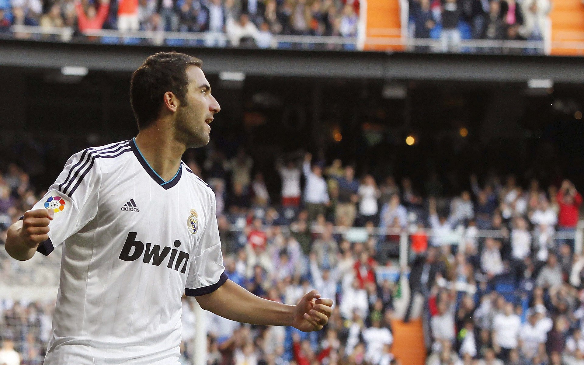 勇士在客场面对快船，库里投中关键三分，带队逆转！，勇士快船库里集锦